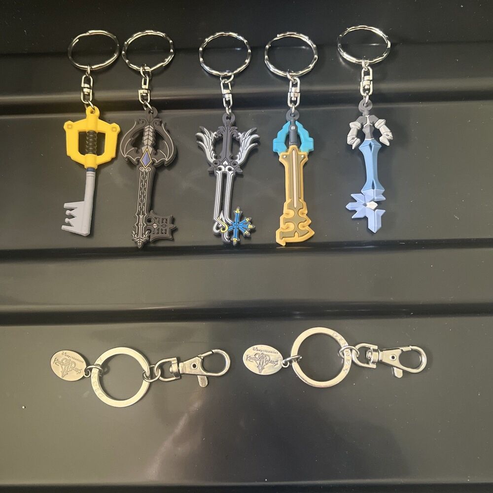 Kingdom Hearts Keyblade Keychain 7 Piece Set Collectible Pvc Rubber/Metal NWOT